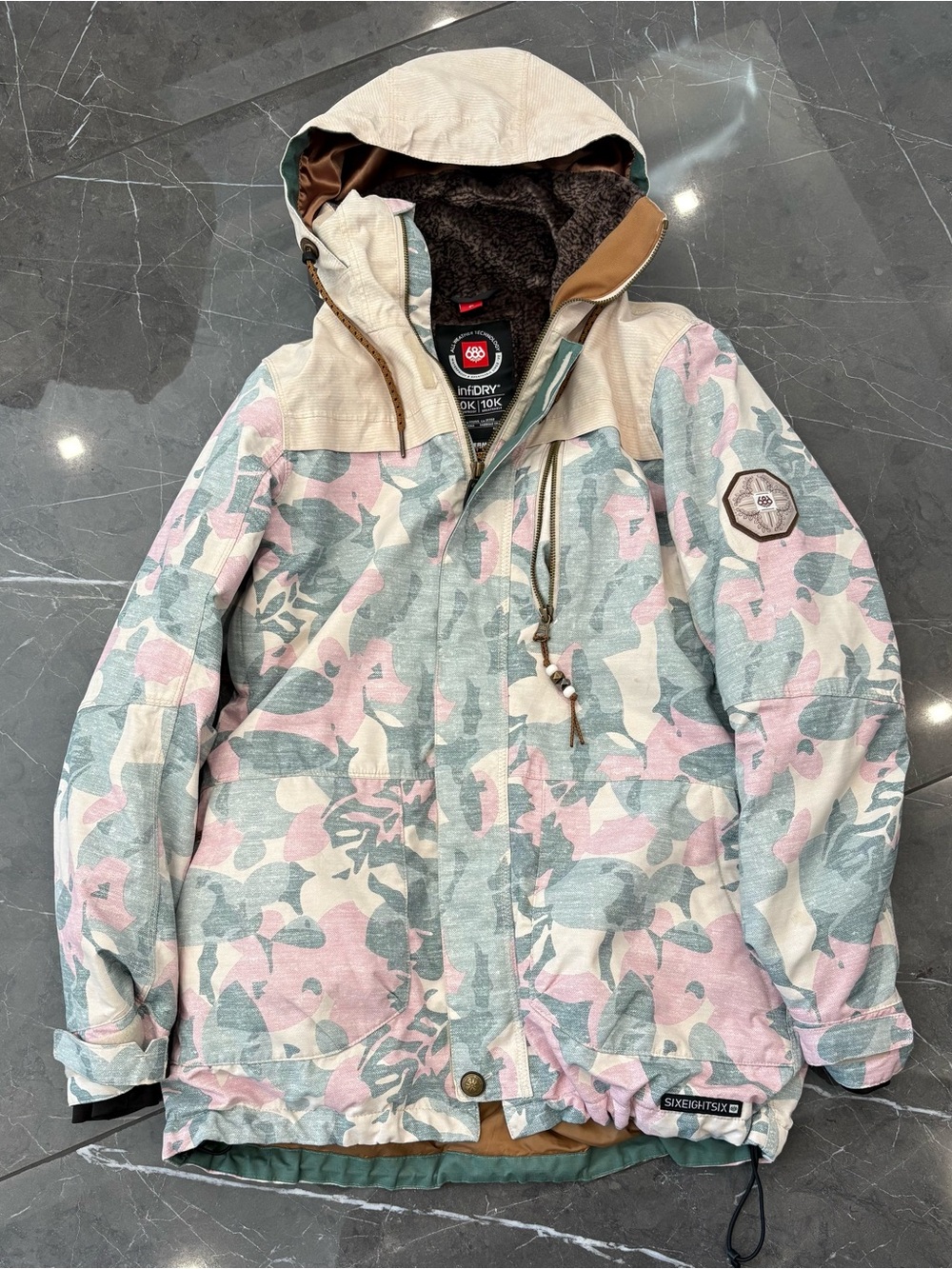 Women's 686 Infidry Technical Snowboard Ski Insulated Fur Jacket Small  Camo